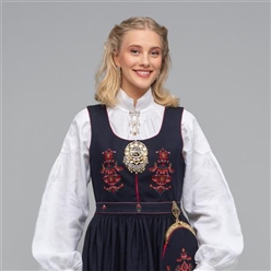 Bilde av Kvinnebunad fra Hjørundfjord